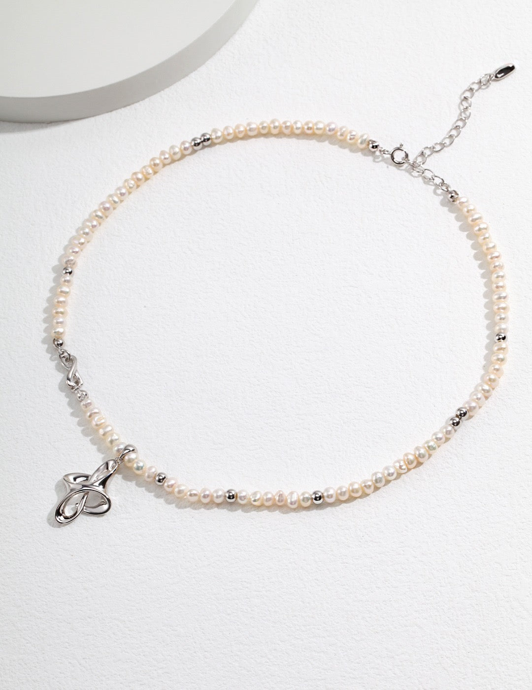 Innovative Knot Pearl Necklace