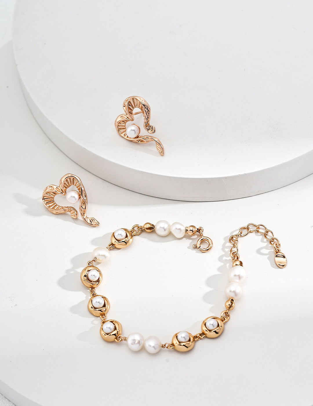 Heartbeat Pearl Earrings
