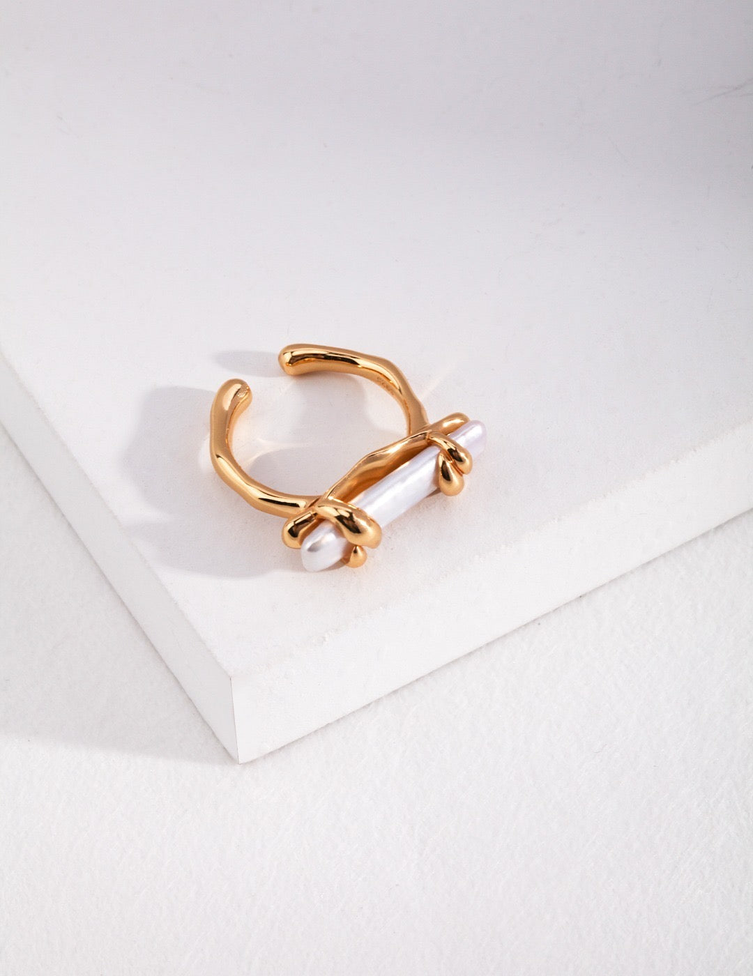 Pearl Aura Ring