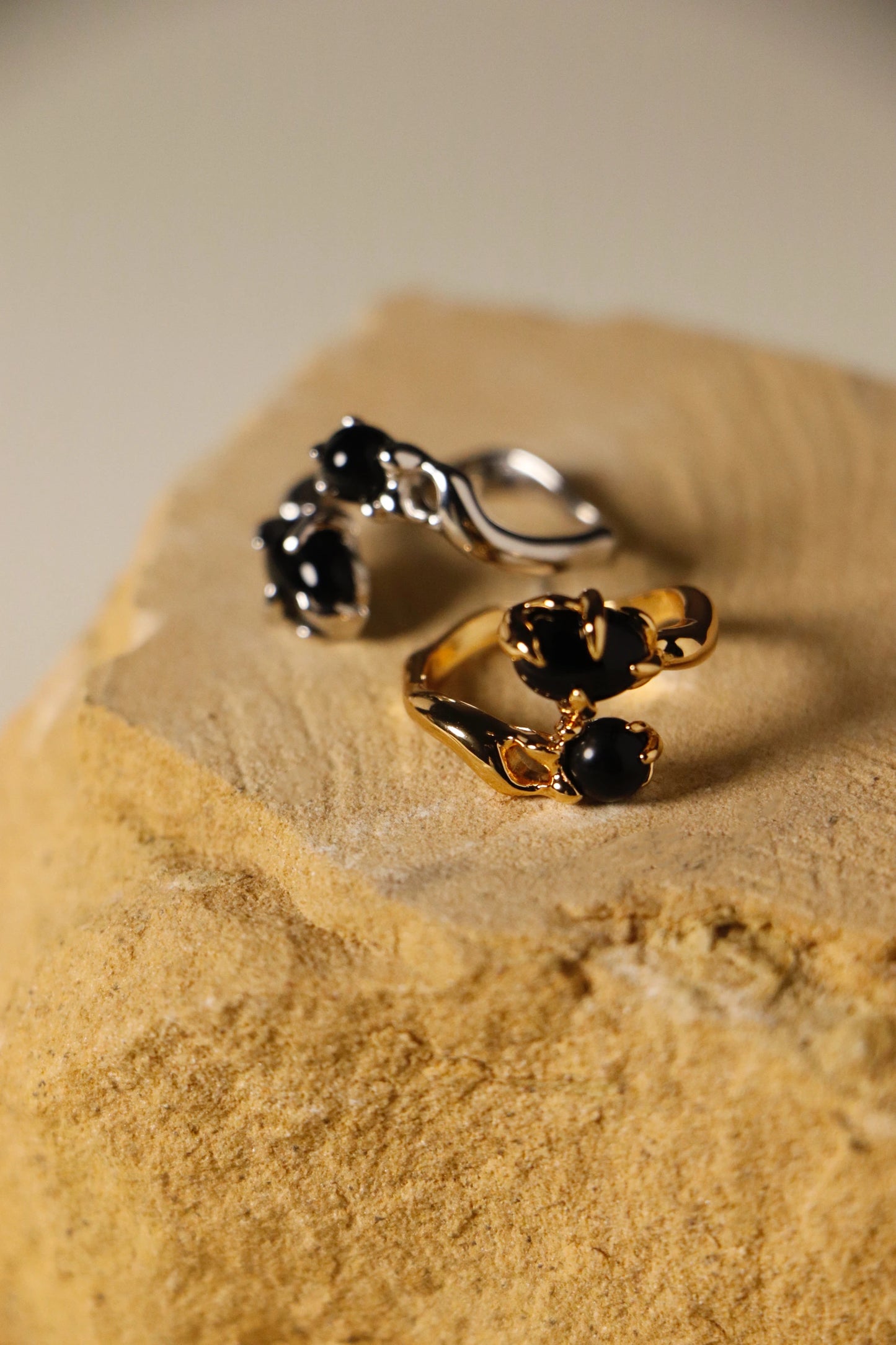Black Agate Fluid Ring