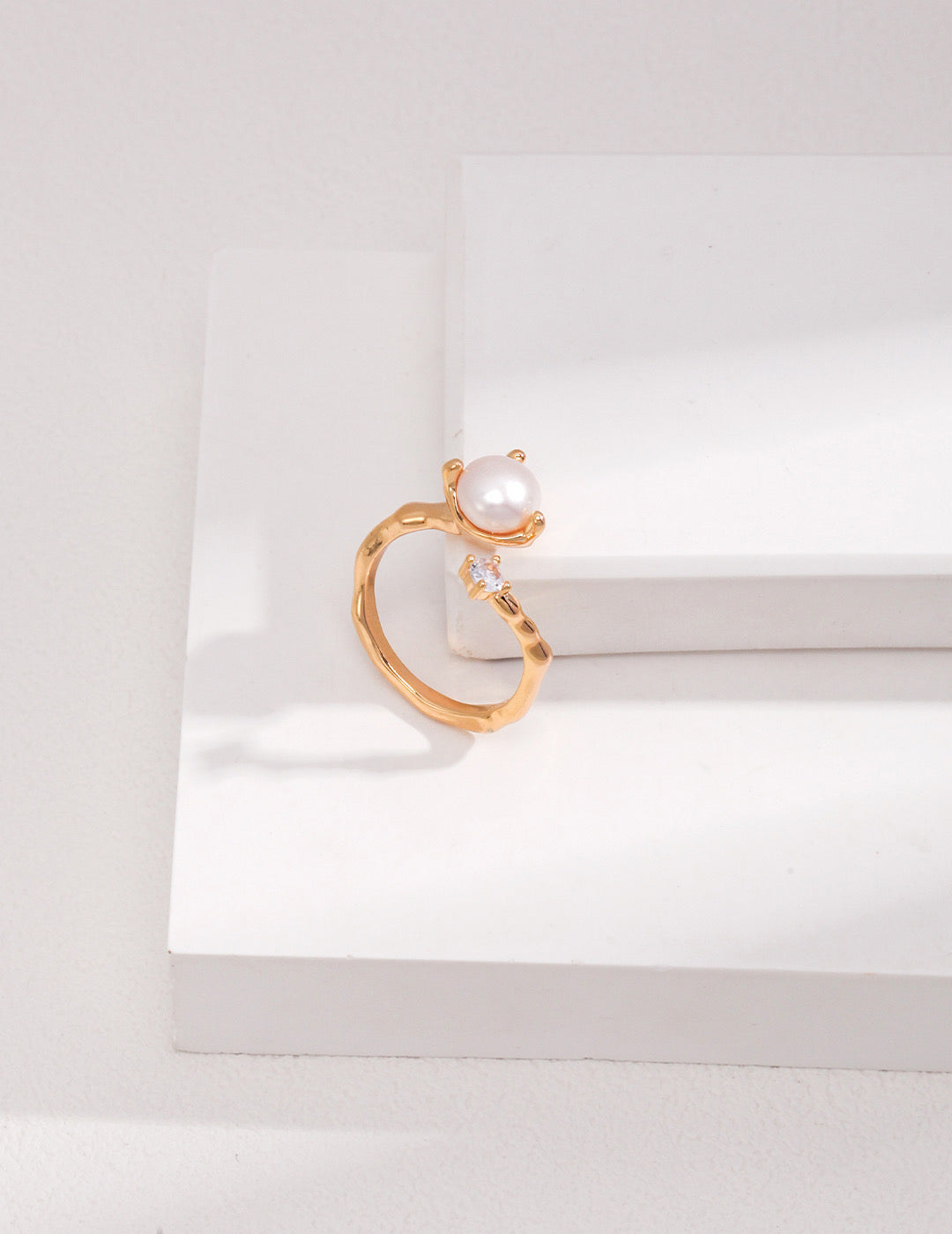 Pearl & Zircon Eclat Ring