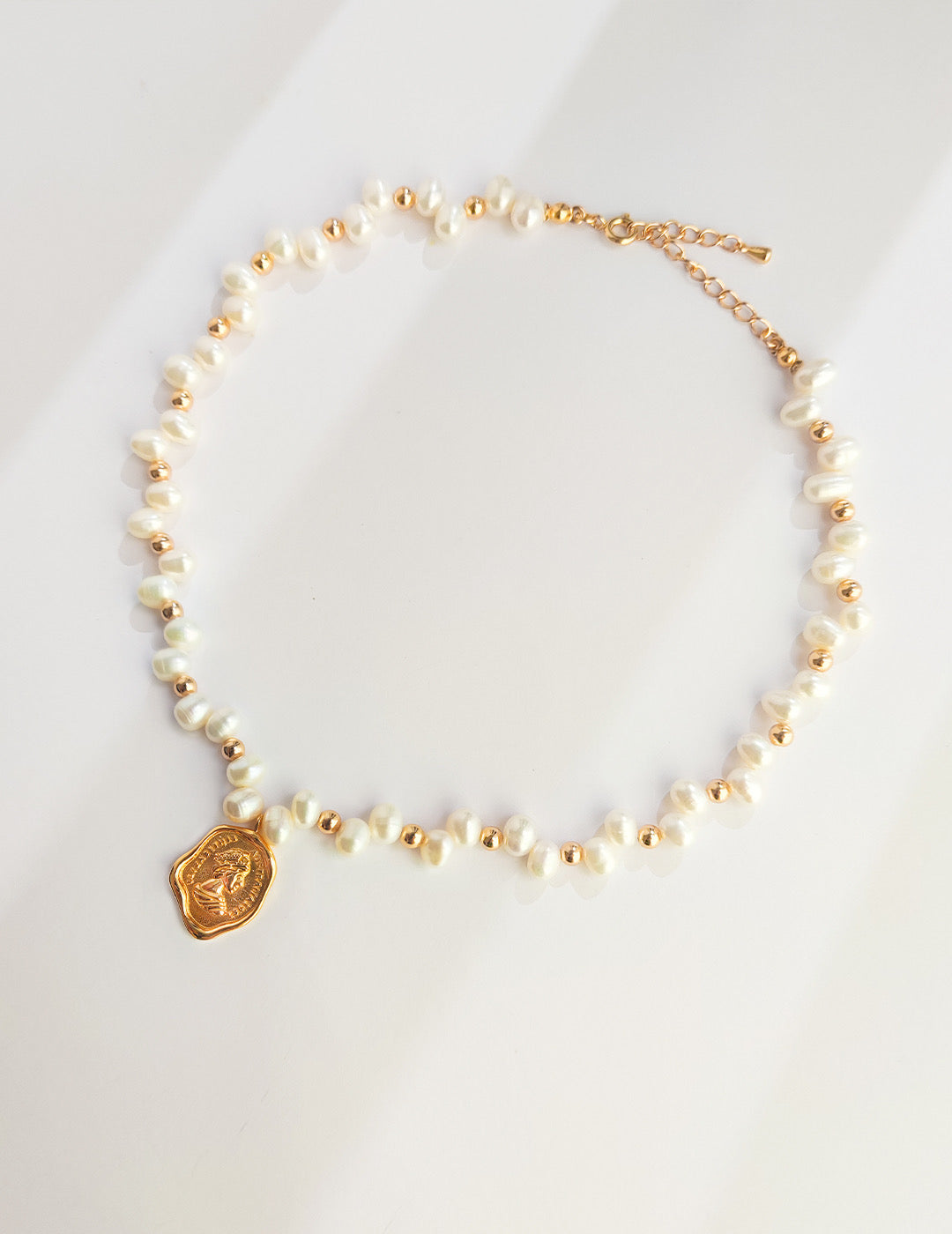 Queen Pearl Necklace