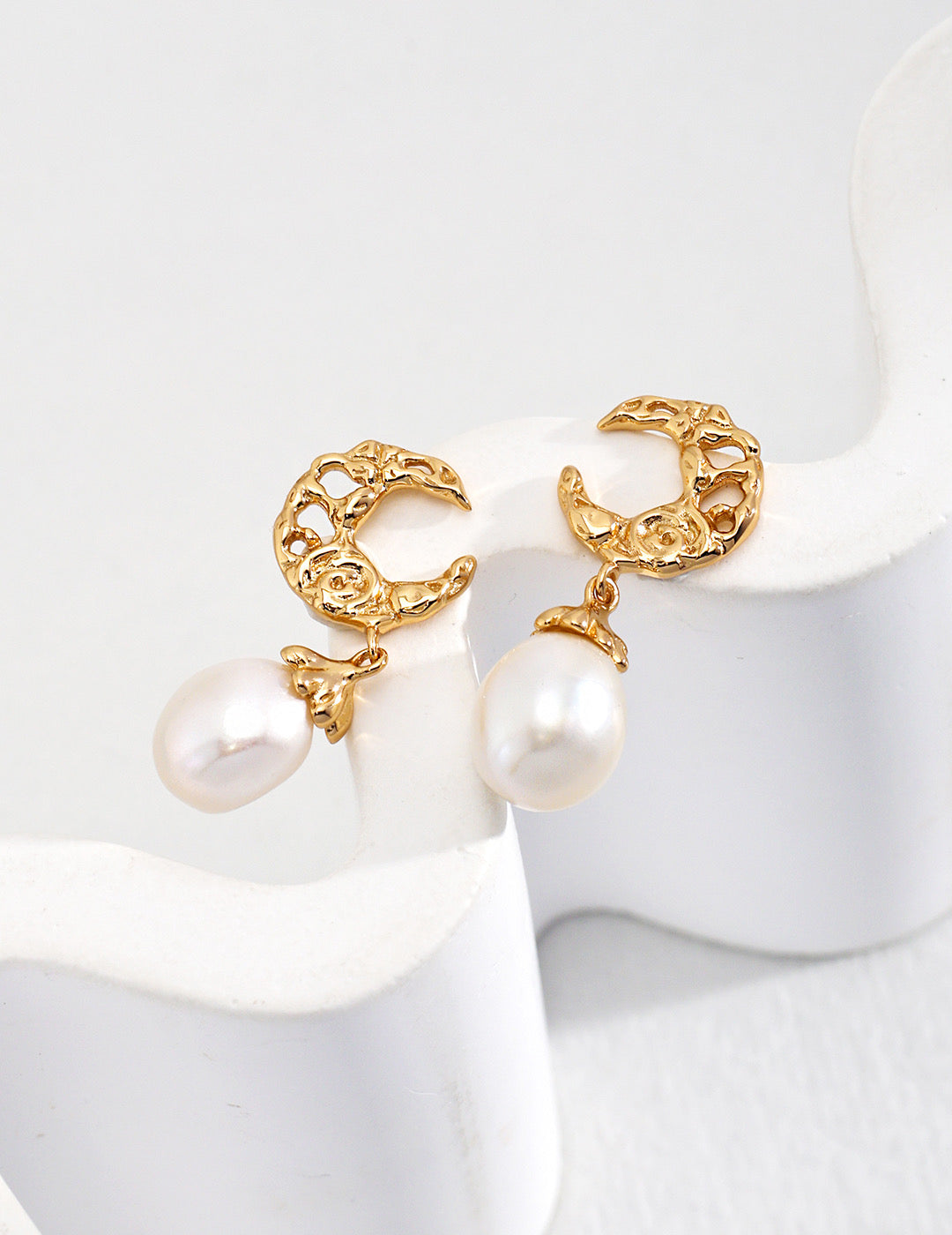 Moon Pearl Earrings