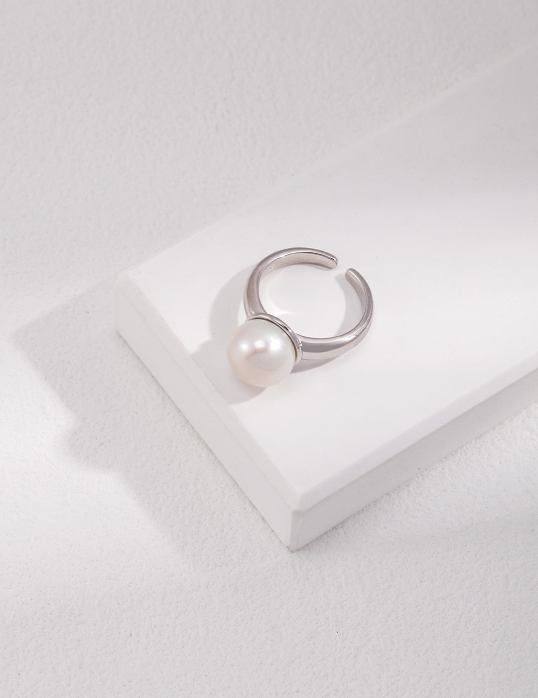 Classic Pearl Ring