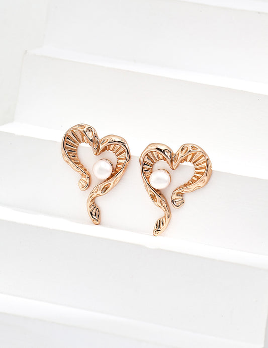 Heartbeat Pearl Earrings