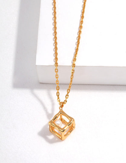 Geometric Pearl Necklace