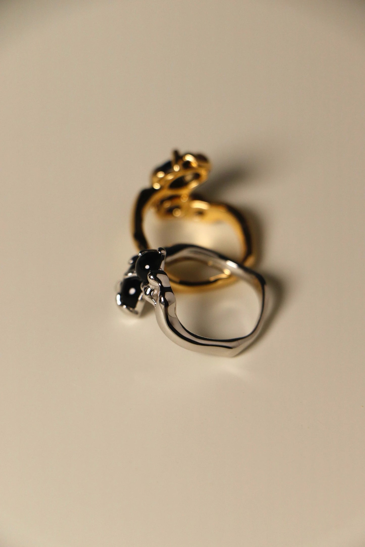 Black Agate Fluid Ring